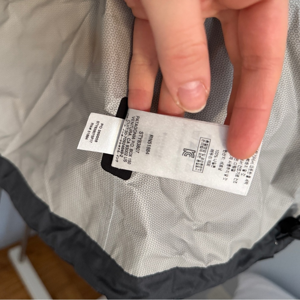 Patagonia Women’s Torrentshell 3L Rain Jacket Style 83807, Black Medium - Picture 6 of 7